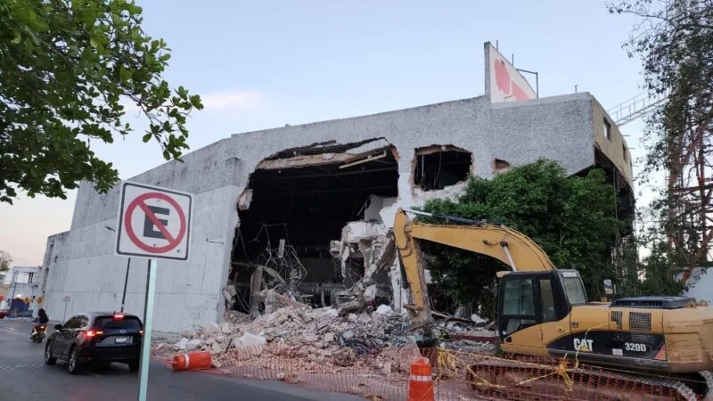 Edificio de Tampico con años de historia es demolido para dar paso a un nuevo proyecto
