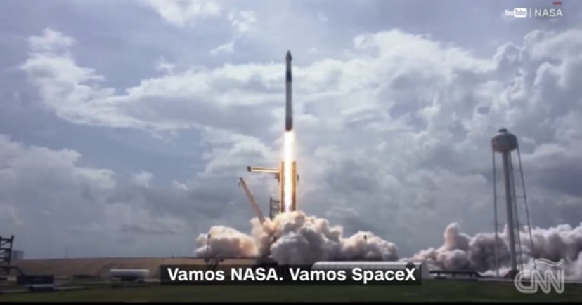 Los cohetes de SpaceX están diseñados para que puedan volverse a usar.  Así funcionan