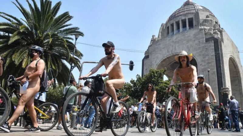 Rodada al desnudo en CDMX bajo el lema ¿Ahora si me ves?