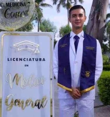 «Soy el hijo del panadero, pero tú eres el papá del doctor», mensaje de joven a sus padres en graduación