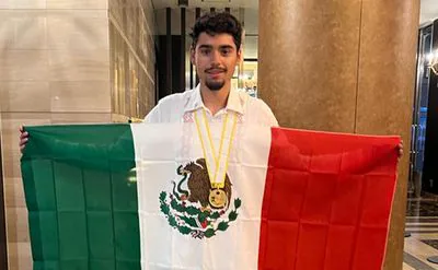 Él es Rogelio Guerrero, el mexicano que ganó el oro en la Olimpiada de Matemáticas en Japón