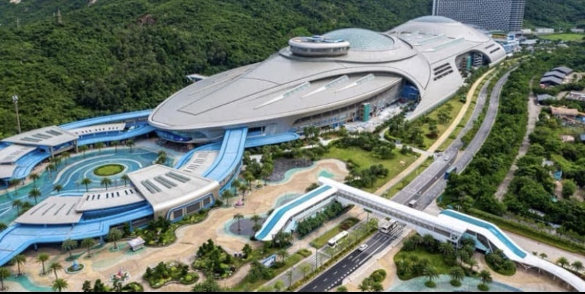 ¡No es una nave espacial! Es el impresionante Museo de Ciencias Oceánicas de China