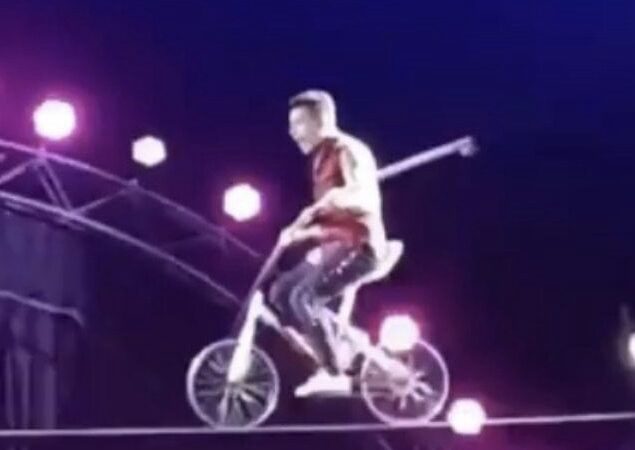 Acróbata muere tras caer de la cuerda floja en pleno espectáculo&nbsp;