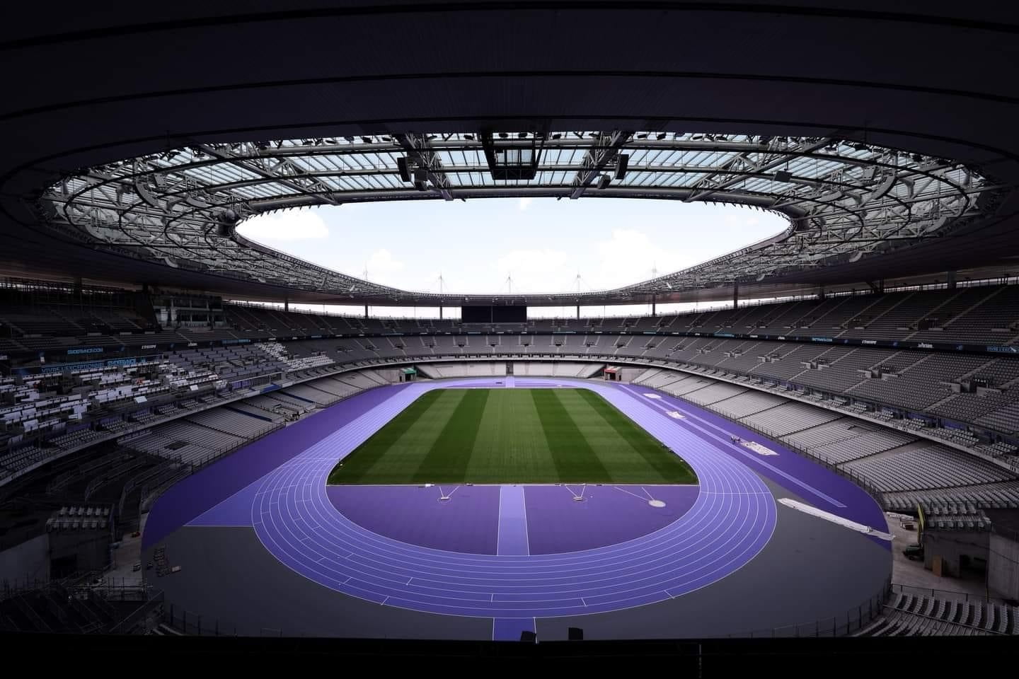 Por primera vez los Juegos Olímpicos 2024 tendrán pista de atletismo color morada