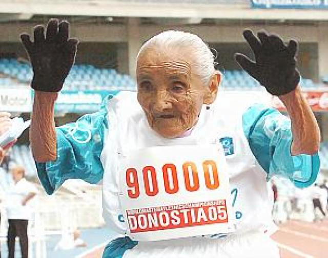 “DOÑA CHAYITO», la corredora mexicana que estuvo en competencia activa hasta los 95 años de edad