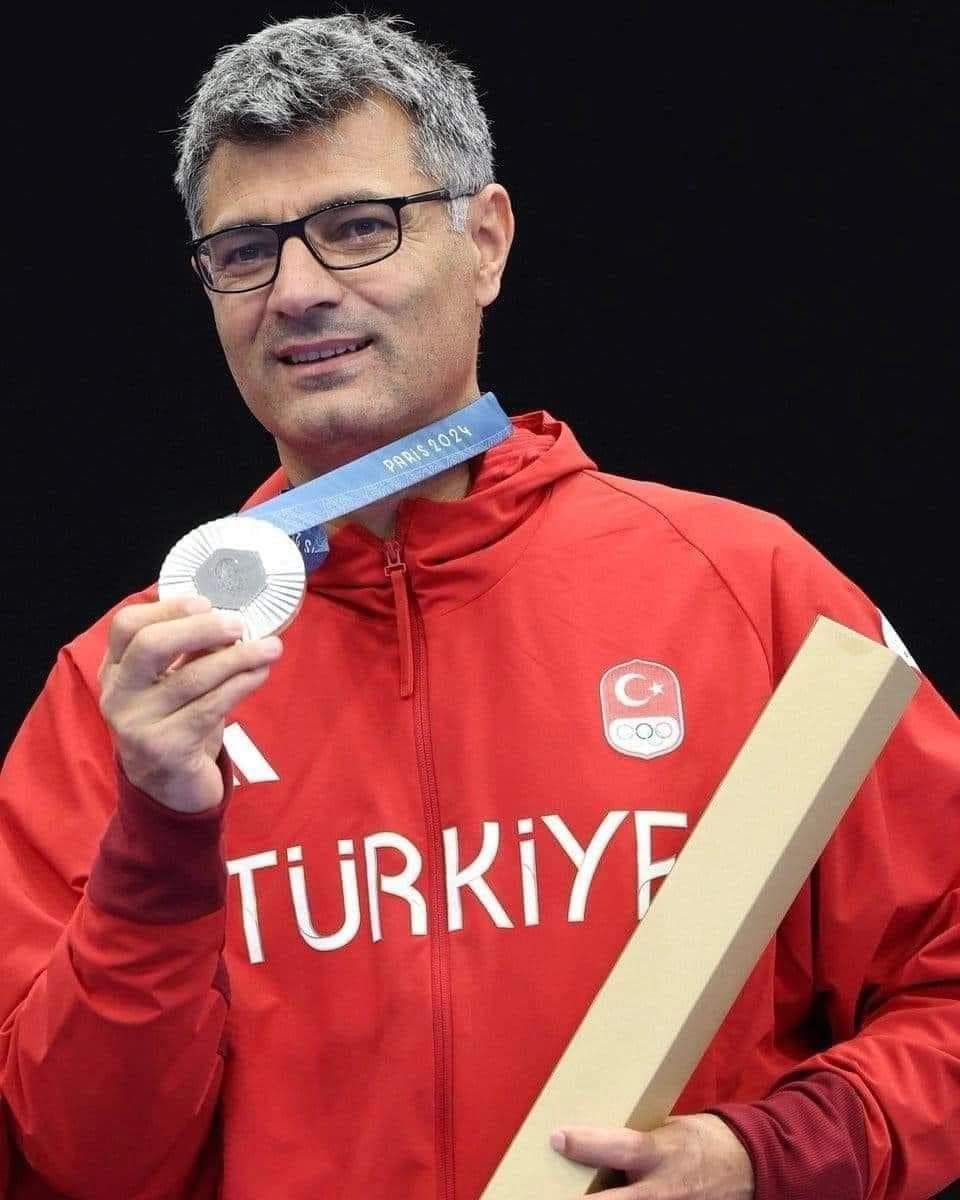 YUSUF DIKEC, la sensación turca en el tiro deportivo en París 2024