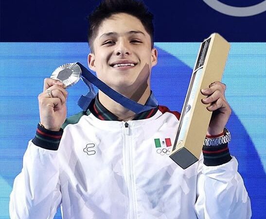 Él es OSMAR OLVERA la joya mexicana de los clavados