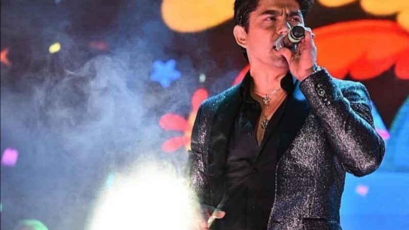 Víctor García ex integrante de La Academia regresa a la música después de estar en el olvido