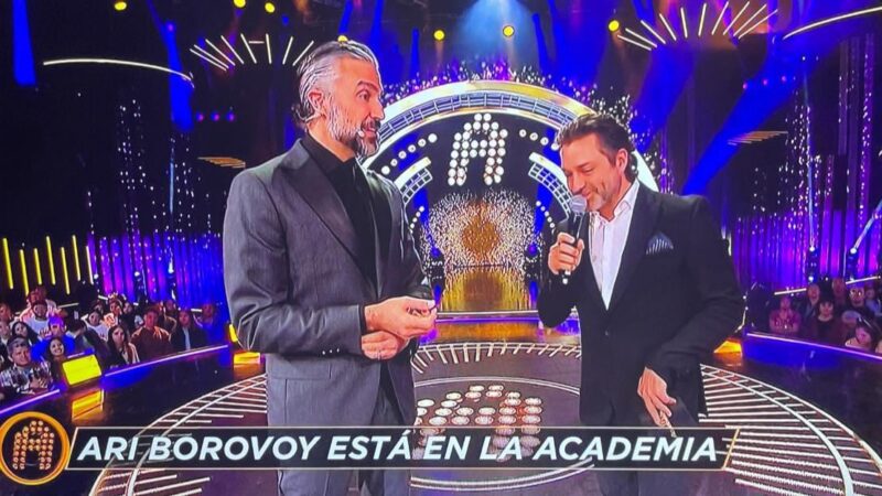 Ari Borovoy llega a La Academia para invitar a los finalistas al Generation Tour en la Arena CDMX y la Arena MTY