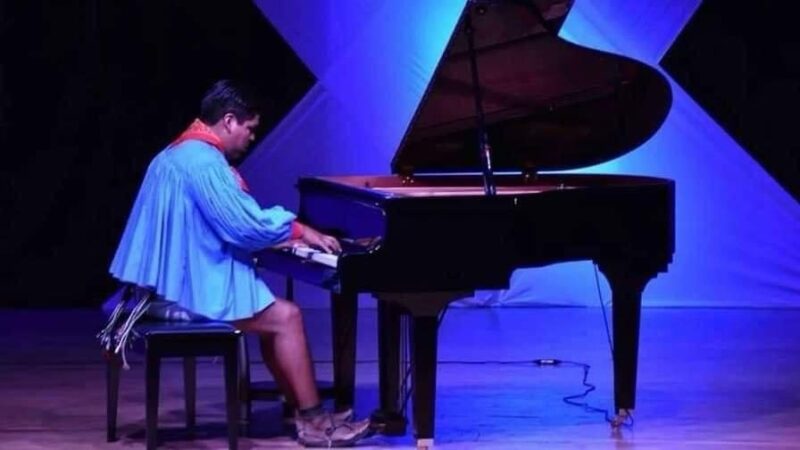 ¡Orgullo Mexicano! Él es el primer pianista indígena de América Latina