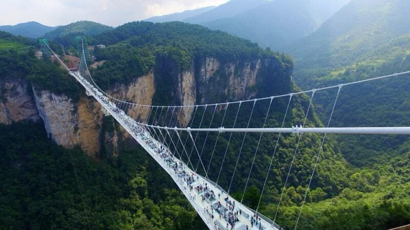 La impresionante estructura «invisible»: El Puente de Cristal de Zhangjiajie