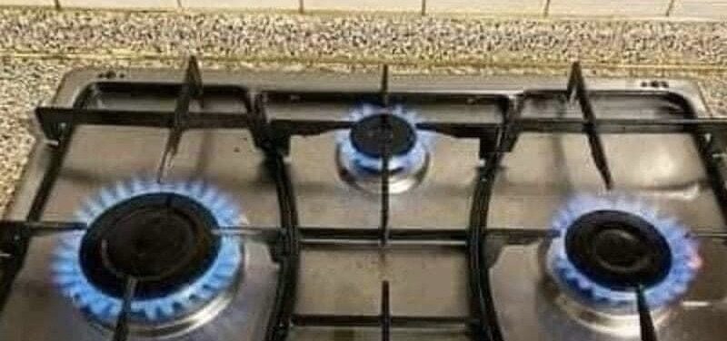 Vigilancia con el gas. Presta atención al color de la llama de la estufa o del hornillo