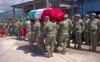 Llega a Ocosingo el cuerpo del militar asesinado en Sinaloa