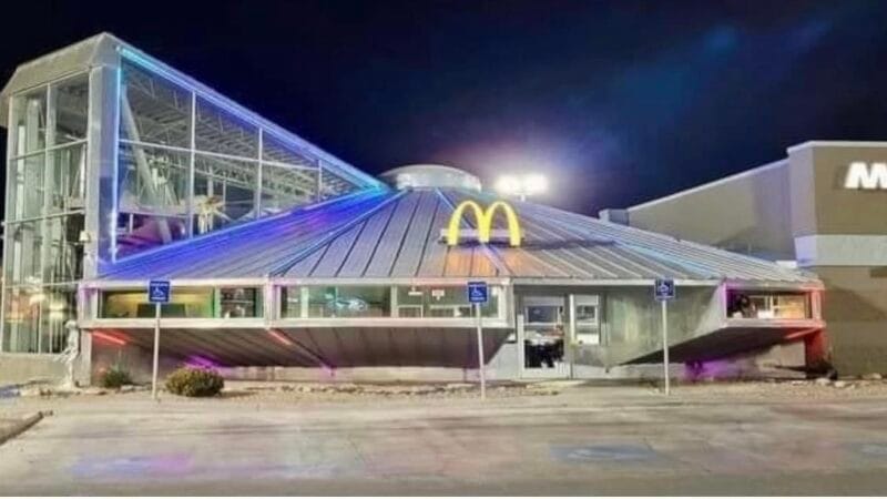 El McDonald’s en Roswell, Nuevo México está diseñado en forma de nave espacial
