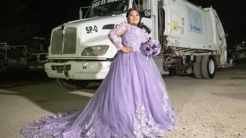 Quinceañera realizó su sesión de fotos junto al camión recolector de basura que maneja su papá