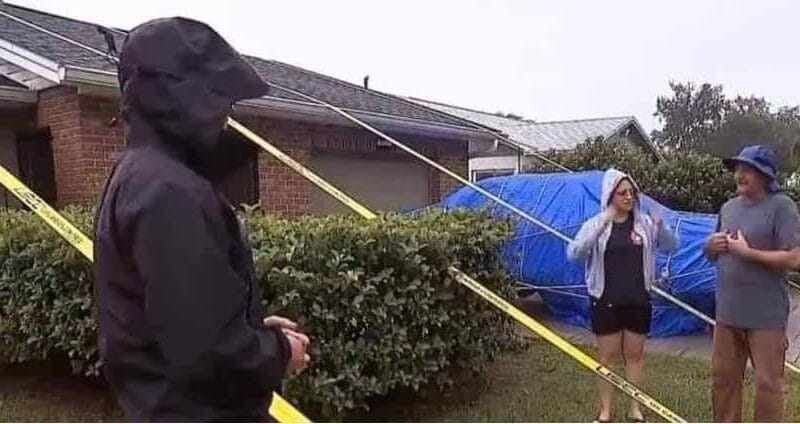 Se burlaron de él y al final fue la única casa en pie y sin daños