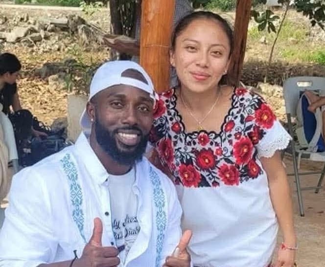 Randy Arozarena convive con las Diablillas Mestizas de Hondzonot