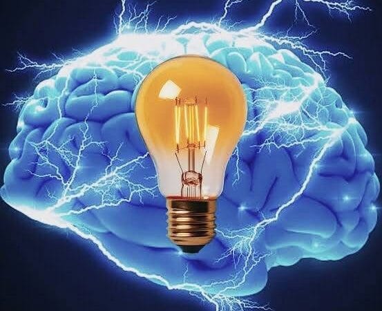 El cerebro humano produce suficiente electricidad para encender una bombilla pequeña