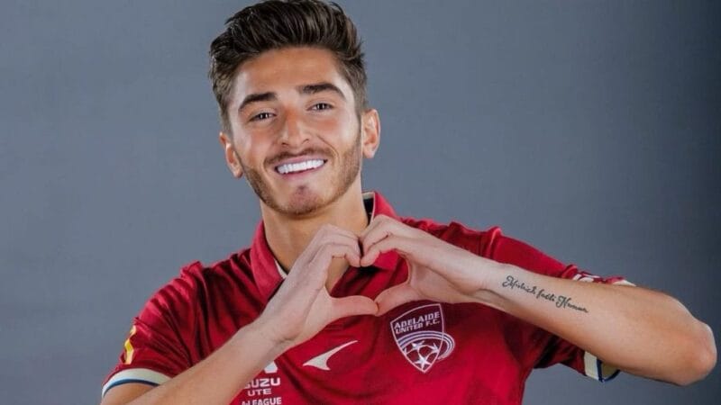 “Soy futbolista y soy gay”. Cuando el jugador profesional australiano Josh Cavallo «salió del clóset».