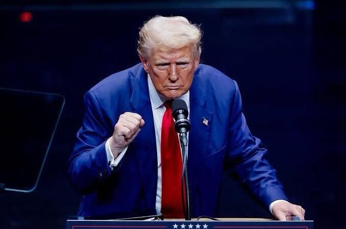 Donald Trump impone aranceles del 25% a productos importados de Colombia