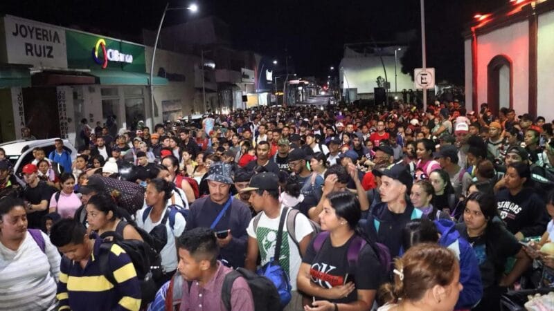 Nueva caravana de migrantes sale del sur de México pese a restricciones de Trump