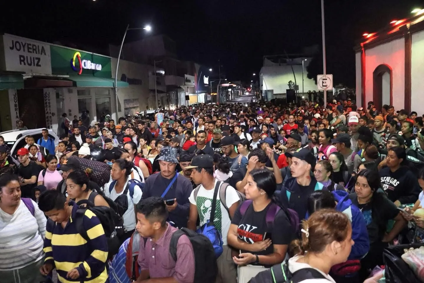 Nueva caravana de migrantes sale del sur de México pese a restricciones de Trump