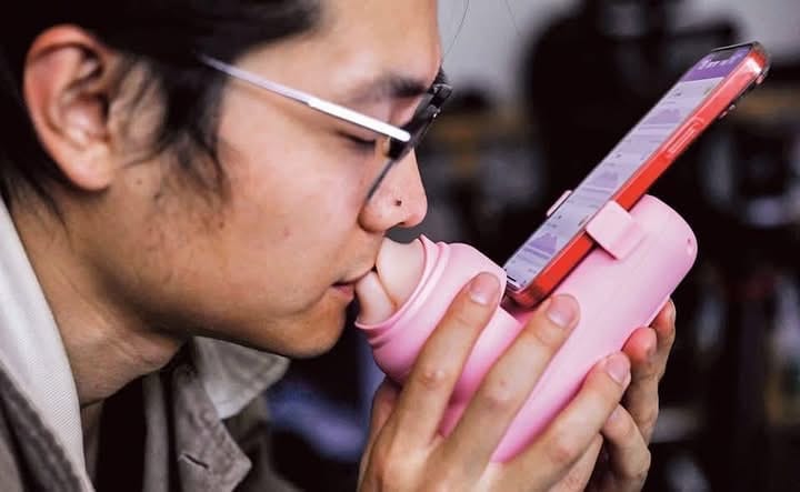 China: crean dispositivo de besos para amantes a distancia