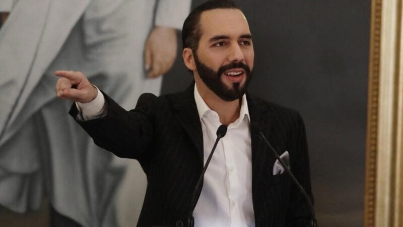 Nayib Bukele se ofrece a recibir presos estadounidenses en sus cárceles