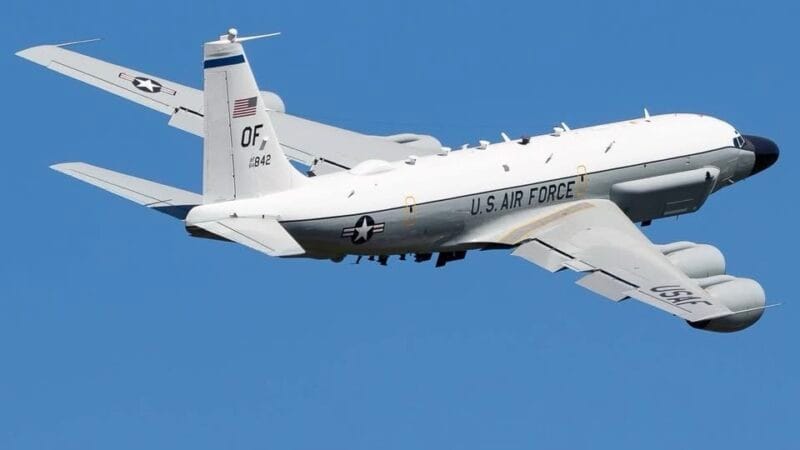 Avión espía de la fuerza Aérea de los Estados Unidos sobrevuela el Golfo de California, México
