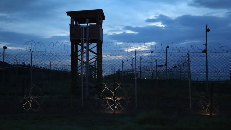 ¿Cómo es la base de EU en Guantánamo, donde enviará a migrantes?