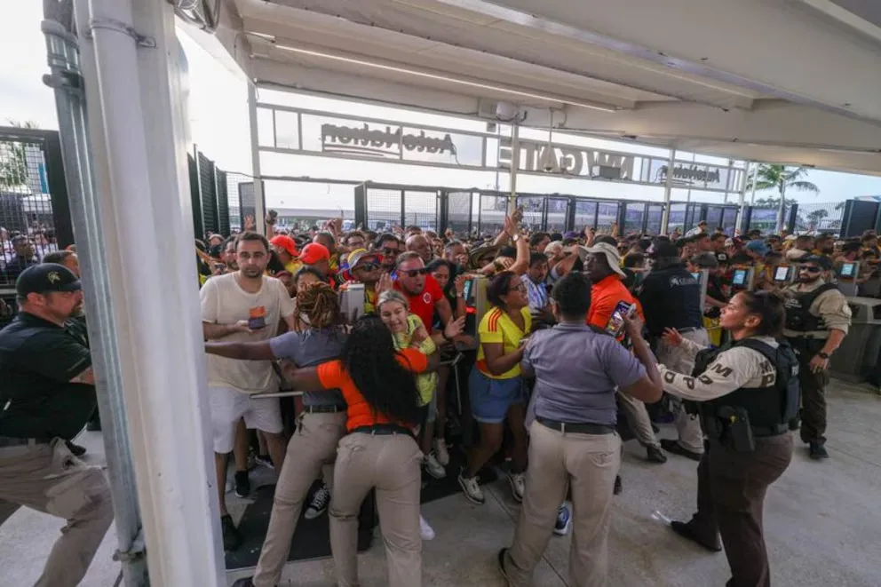 Colombianos que se colaron en la final de Copa América 2024 serían deportados por Trump