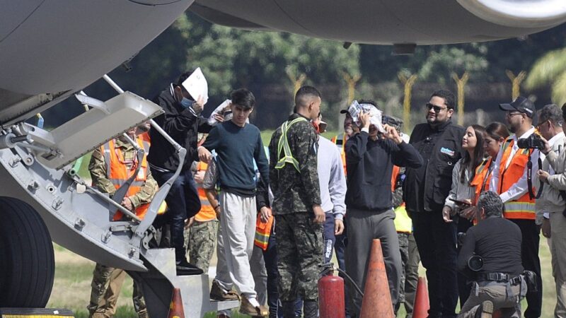 Claudia Sheinbaum: México envió vuelos a Honduras con migrantes deportados EE.UU.