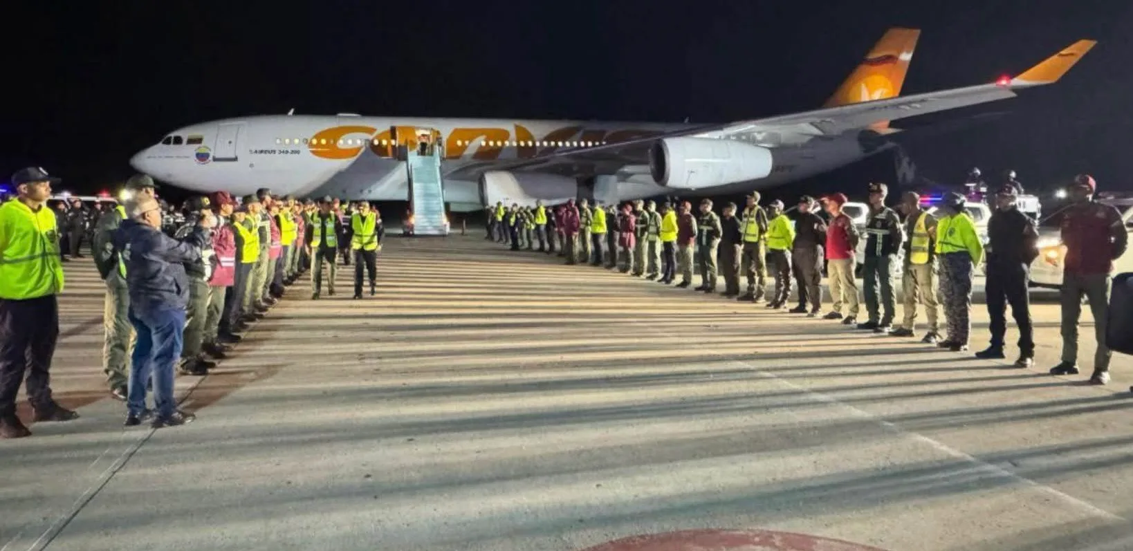 Aterriza en Venezuela un avión con los 177 migrantes que estaban retenidos en Guantánamo