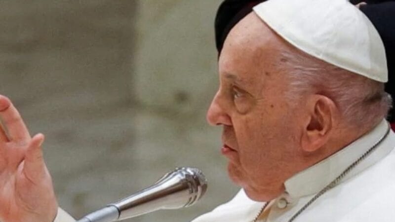 ¿Qué pasa si muere o renuncia el Papa?