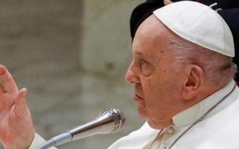¿Qué pasa si muere o renuncia el Papa?