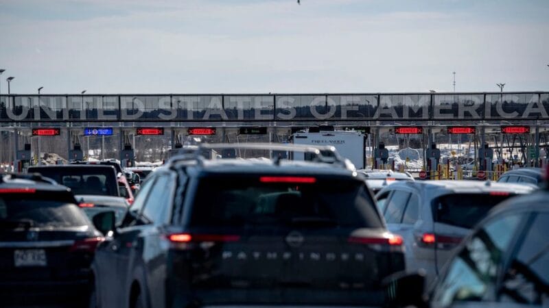 Trump pretende exigir registro de algunos turistas canadienses