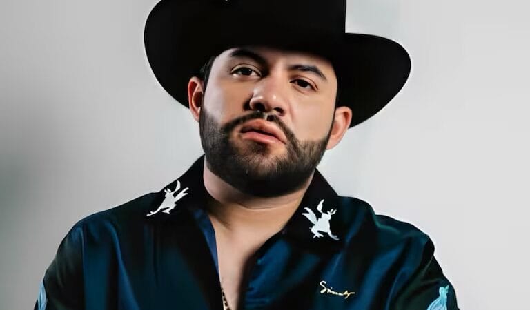 Abuchean y destrozan escenario de Luis R. Conriquez en Texcoco tras anunciar que dejará los corridos