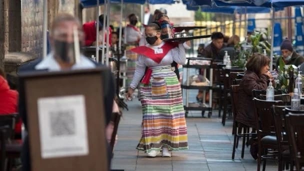 Cámara de Diputados aprobó reforma que establece salario mínimo a trabajadores de servicios