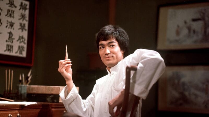 Los 3 libros de filosofía que inspiraron a Bruce Lee y lo convirtieron en leyenda: “Sé como el agua, amigo”