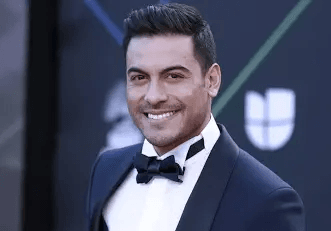 Señalan a Carlos Rivera por negarse a cantar en boda gay celebrada en su propio hotel: “Discriminación”