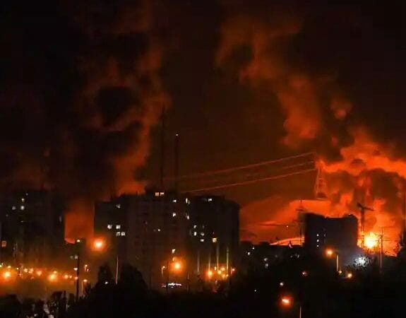 Irán lanza octava ola de misiles hacia Israel