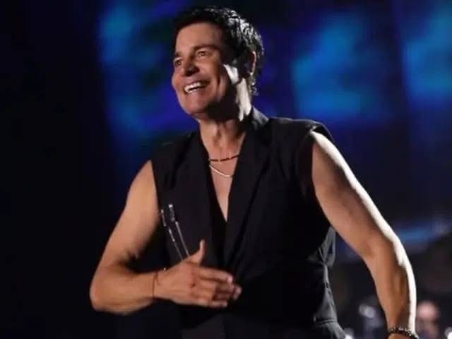 Chayanne lanza divertido mensaje por el Día del Padre en redes sociales