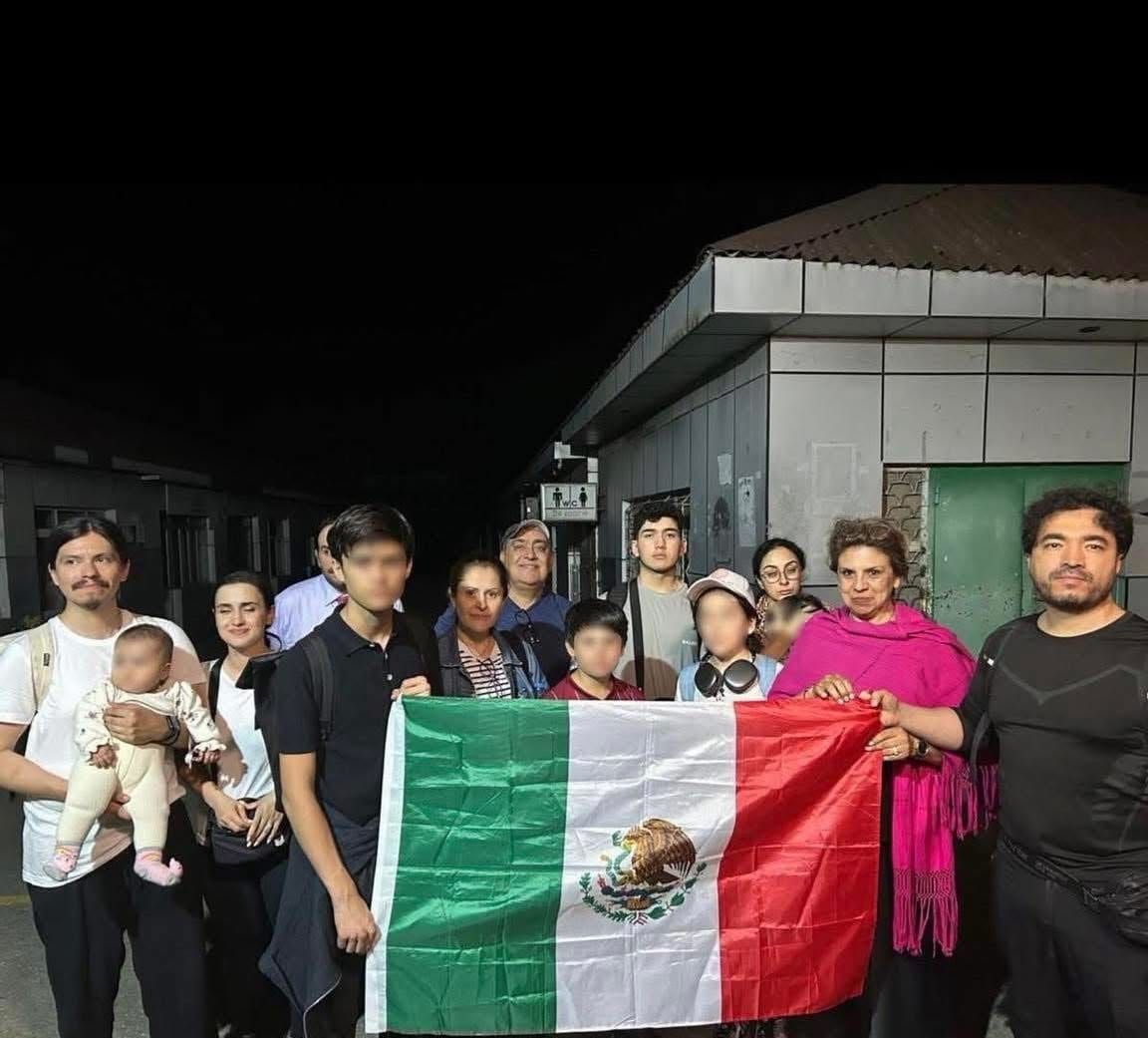 México evacúa a 18 nacionales de Irán a Azerbaiyán ante escalada del conflicto con Israel