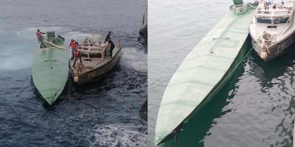 Marina asegura un semisumergible en las costas de Guerrero que transportaba más de 3 y media toneladas de cocaína