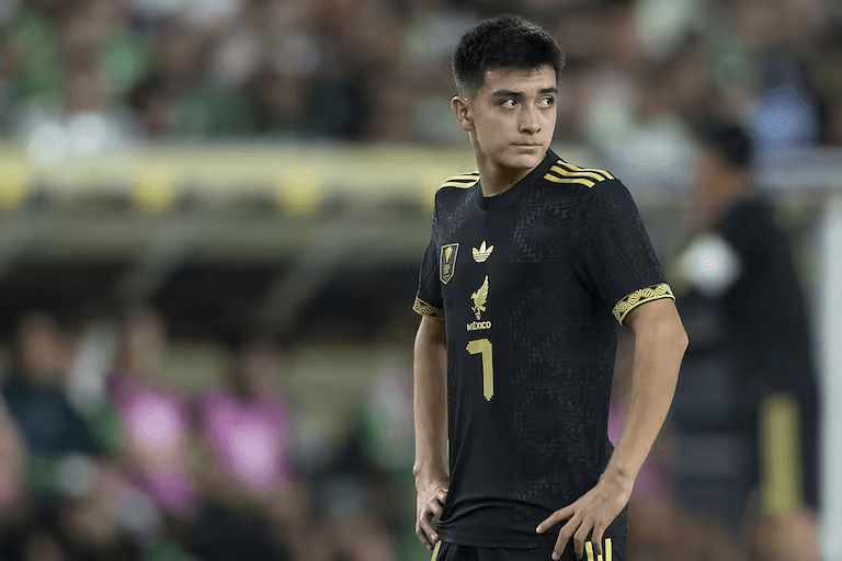 Gilberto Mora debuta con 16 años en selección mayor de México