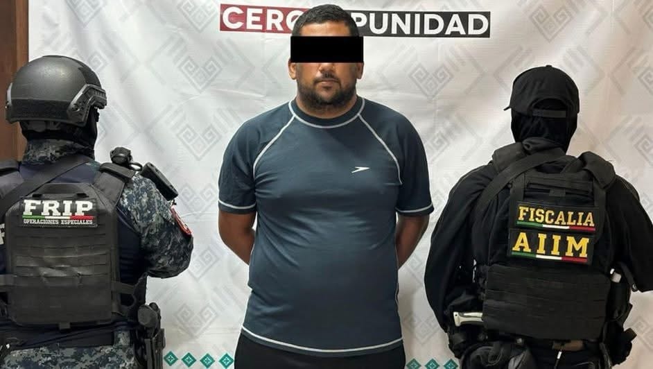 Detenido maestro de preparatoria de Chiapas por acoso sexual tras denuncia en graduación
