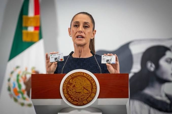 Sheinbaum lanza tarjeta para enviar remesas electrónicas y evitar impuesto de EUA