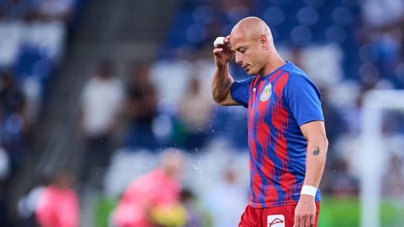 Chicharito levantó la polémica y estás serían las 8 sanciones a las que se hizo acreedor&nbsp;