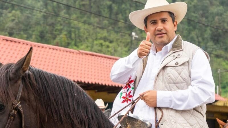 Alcalde de Uruapan declara: «No estoy para negociar con criminales, voy a defender a mi pueblo»