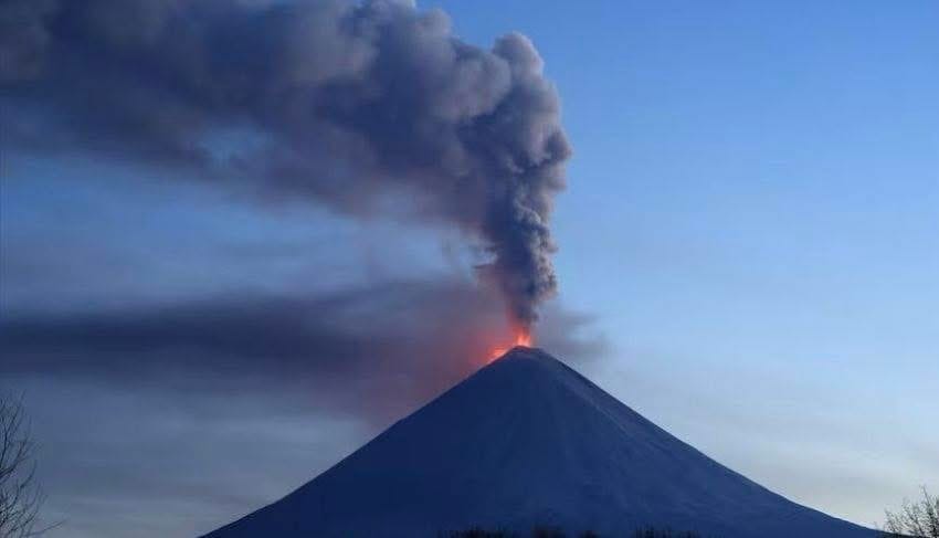 Volcán Kliuchevskói entró en erupción tras terremoto de 8.8 grados en Rusia